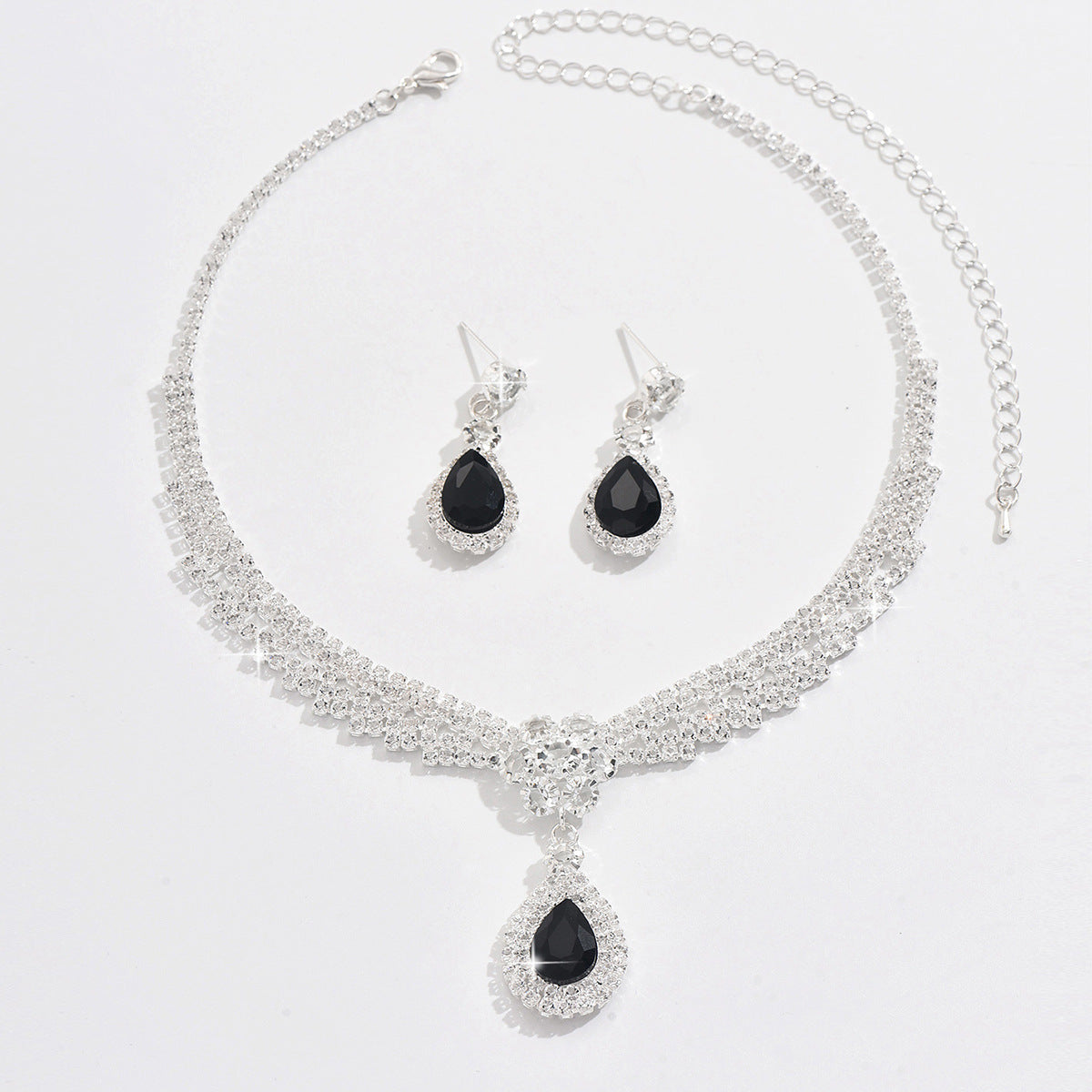 Kristall-Schmuckset mit floralem Tropfendesign – Halskette & Ohrringe